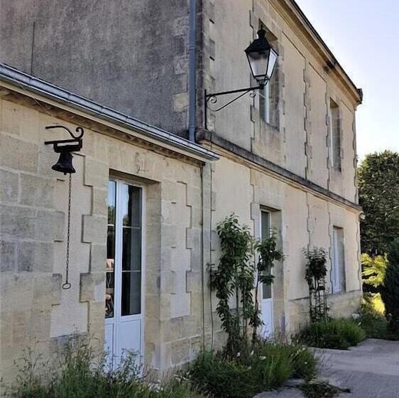 Bed and Breakfast Château Bernon Maison D Hotes Piscine Et Sauna