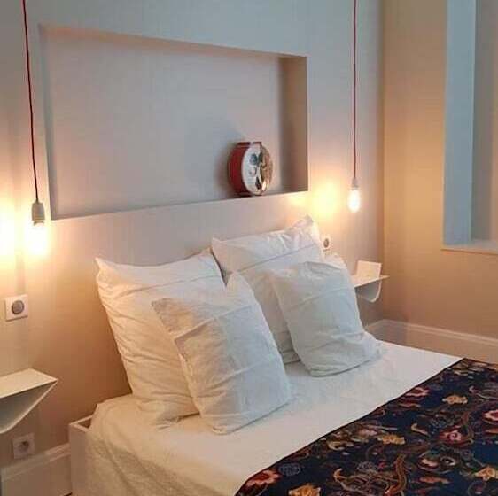 Bed and Breakfast Château Bernon Maison D Hotes Piscine Et Sauna