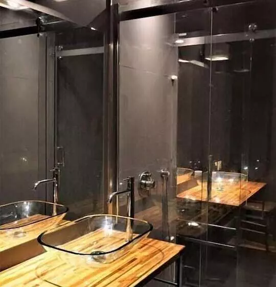 Aamiaismajoitus (B&B) Château Bernon Maison D Hotes   Piscine Et Sauna