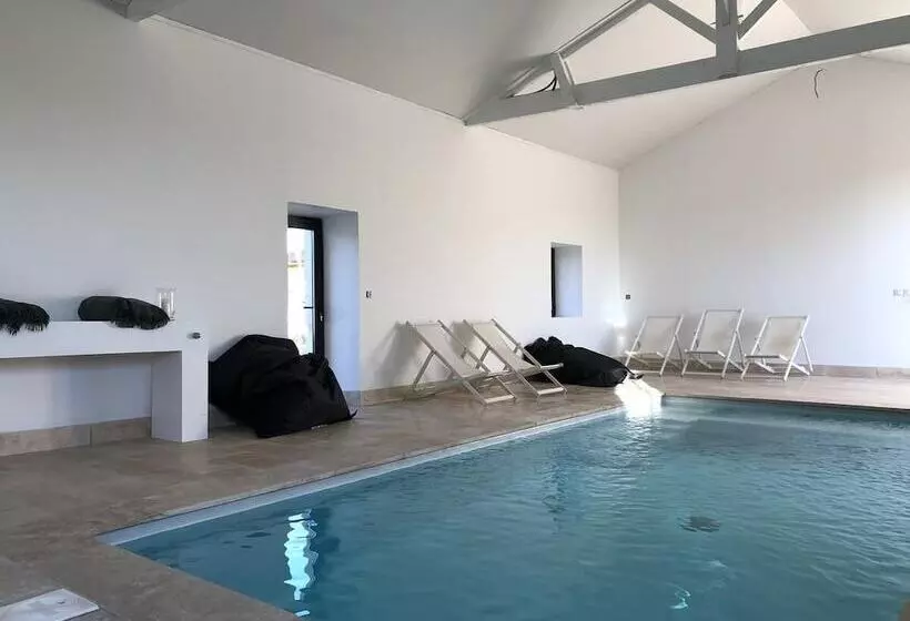 Aamiaismajoitus (B&B) Château Bernon Maison D Hotes   Piscine Et Sauna