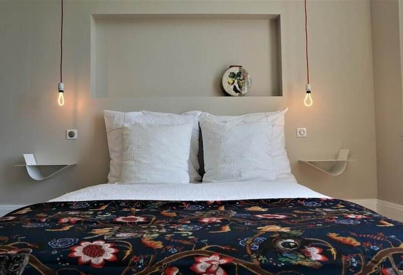 Bed and Breakfast Château Bernon Maison D Hotes Piscine Et Sauna