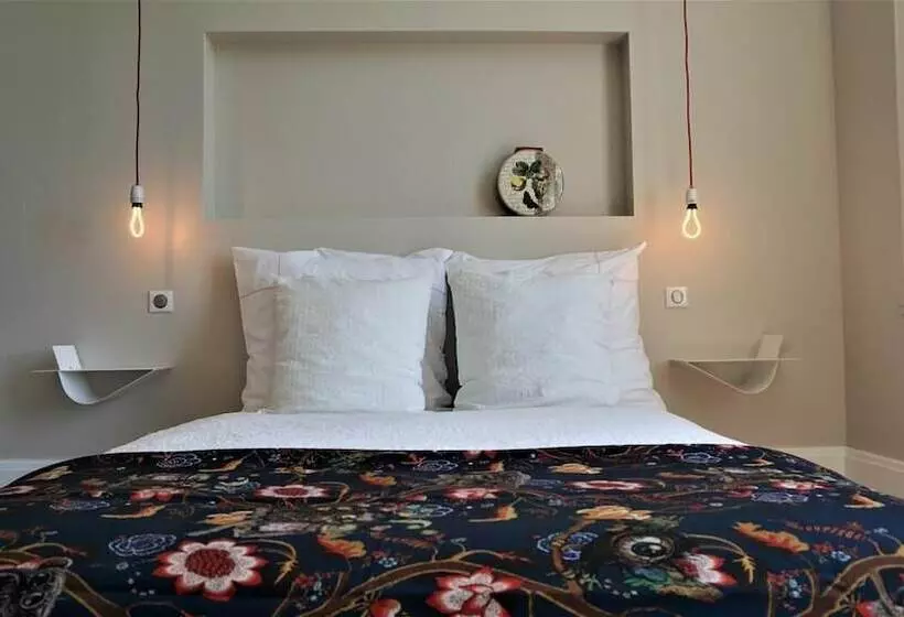 Aamiaismajoitus (B&B) Château Bernon Maison D Hotes   Piscine Et Sauna