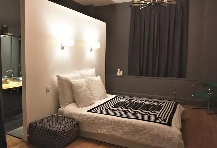 Aamiaismajoitus (B&B) Château Bernon Maison D Hotes   Piscine Et Sauna