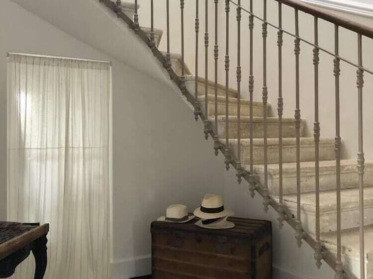 Bed and Breakfast Château Bernon Maison D Hotes Piscine Et Sauna