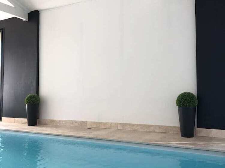 Bed and Breakfast Château Bernon Maison D Hotes Piscine Et Sauna