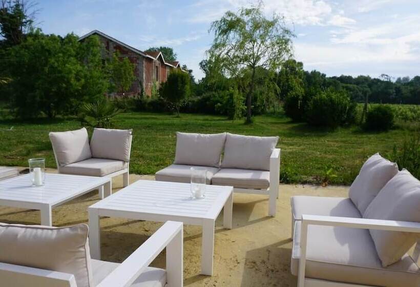 Bed and Breakfast Château Bernon Maison D Hotes Piscine Et Sauna