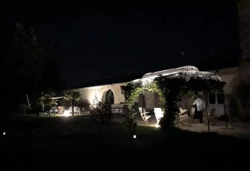 Aamiaismajoitus (B&B) Château Bernon Maison D Hotes   Piscine Et Sauna