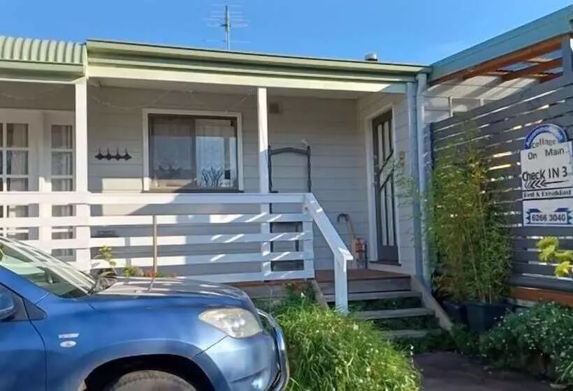 ベッドアンドブレックファースト Cottage On Main