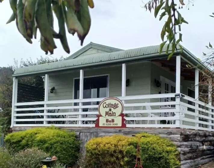 ベッドアンドブレックファースト Cottage On Main