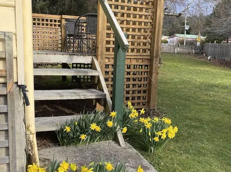 Giants Table And Cottages