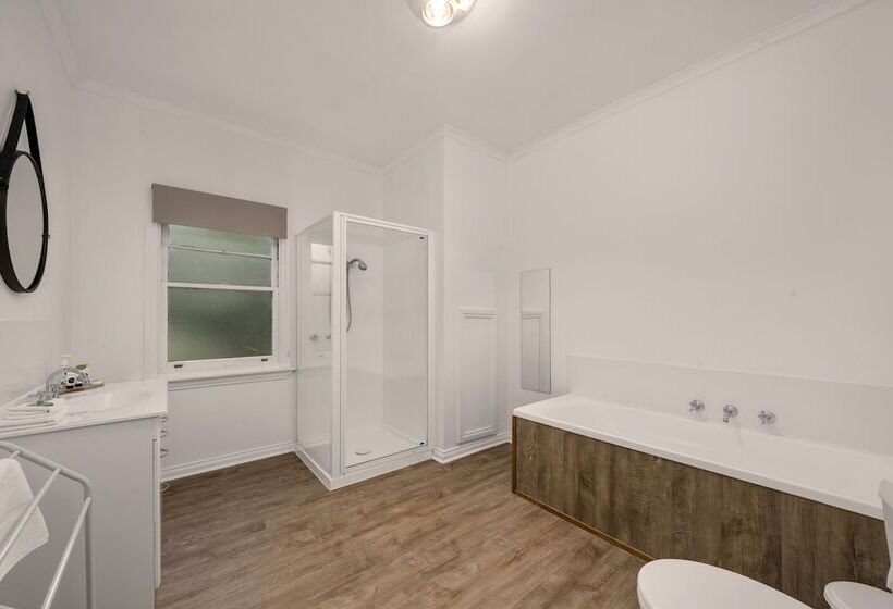 Giants Table And Cottages