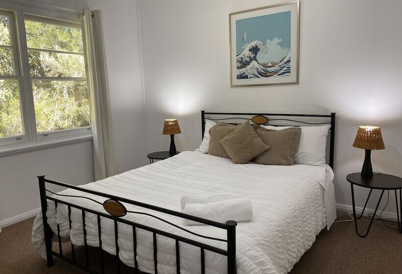 Giants Table And Cottages