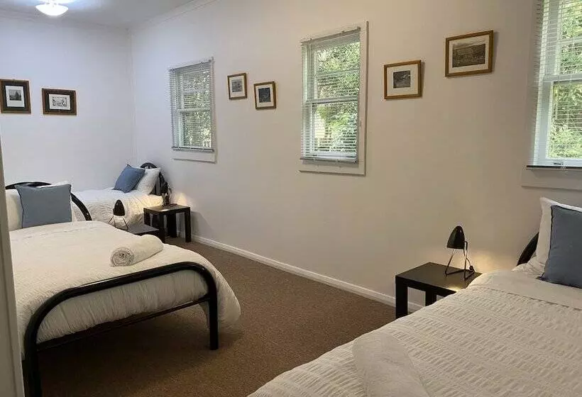 Giants Table And Cottages