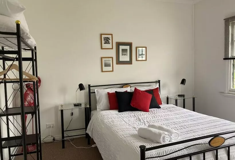 Giants Table And Cottages