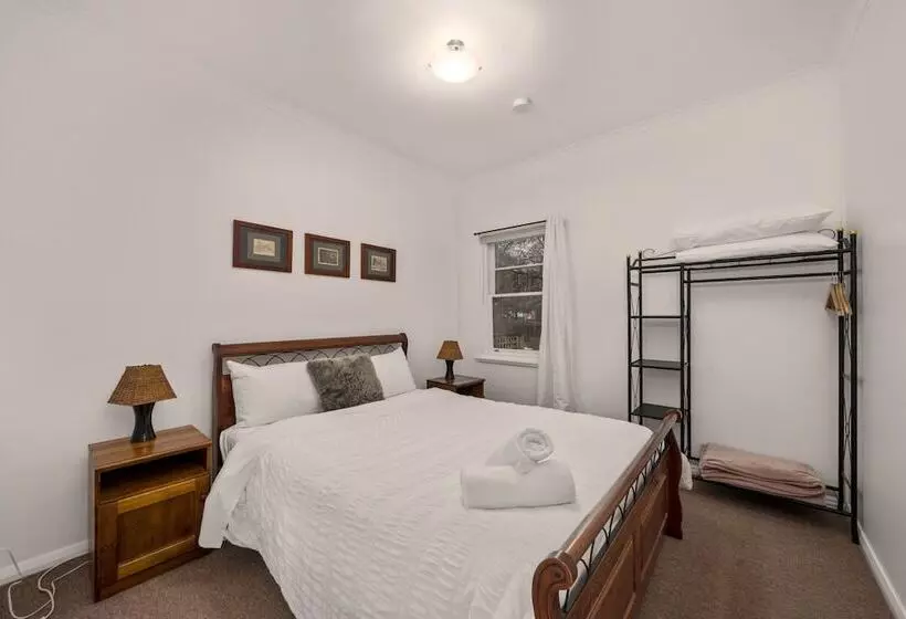 Giants Table And Cottages