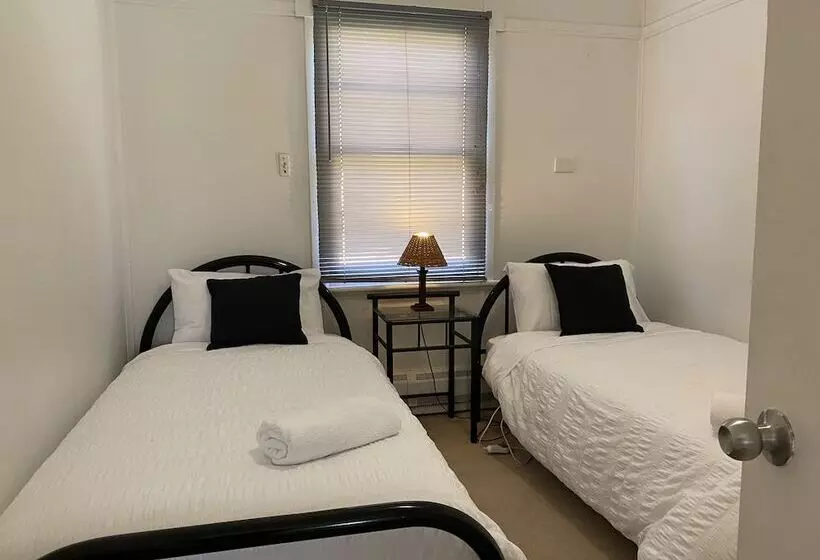 Giants Table And Cottages