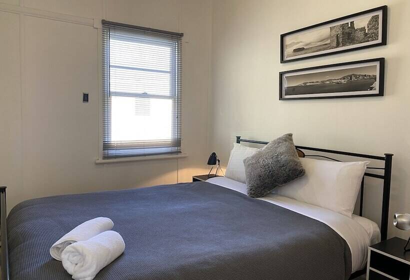 Giants Table And Cottages