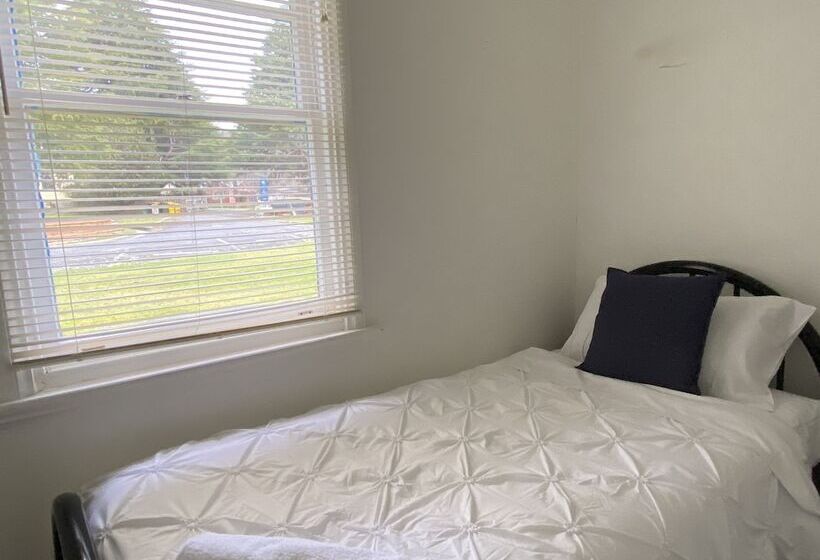 Giants Table And Cottages