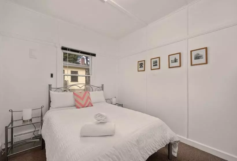 Giants Table And Cottages