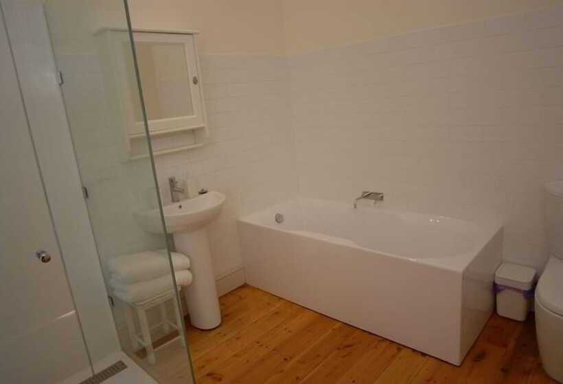 פונדק Cape Nelson Lighthouse