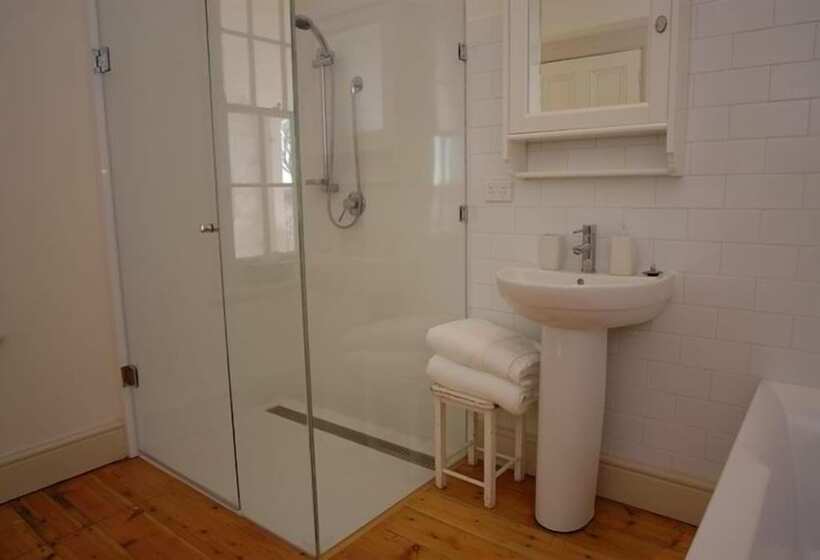 פונדק Cape Nelson Lighthouse