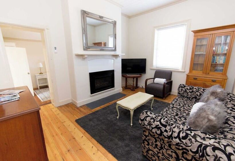 פונדק Cape Nelson Lighthouse