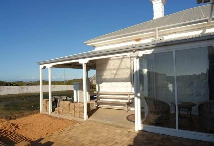 פונדק Cape Nelson Lighthouse