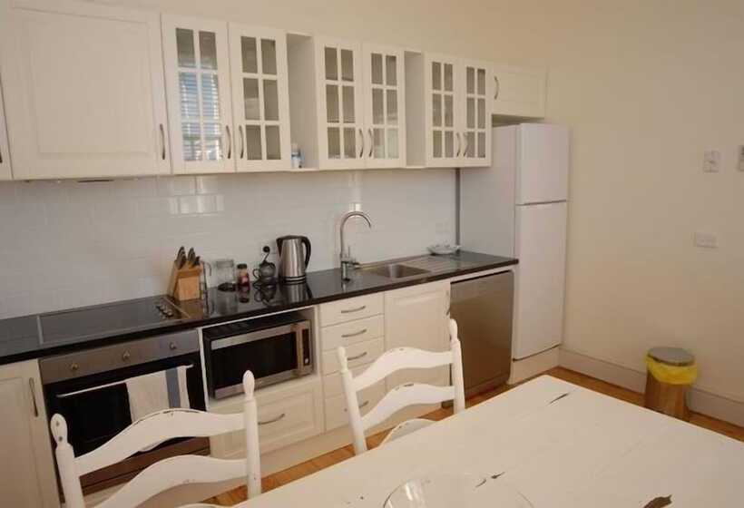 פונדק Cape Nelson Lighthouse