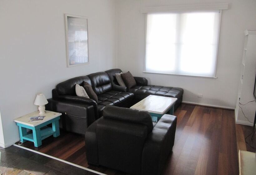 פונדק Cape Nelson Lighthouse