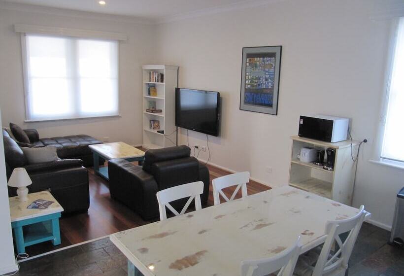 פונדק Cape Nelson Lighthouse