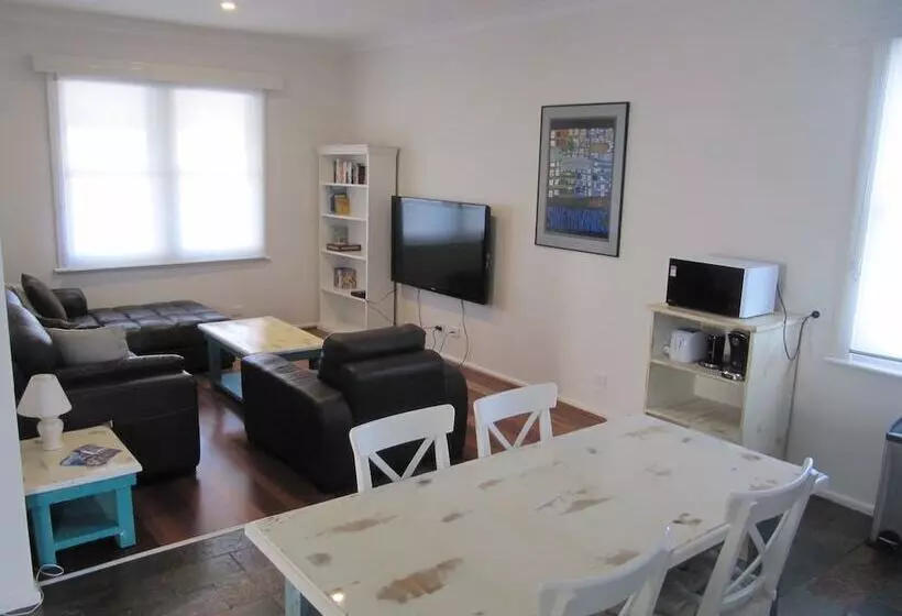 Hostelli Cape Nelson Lighthouse