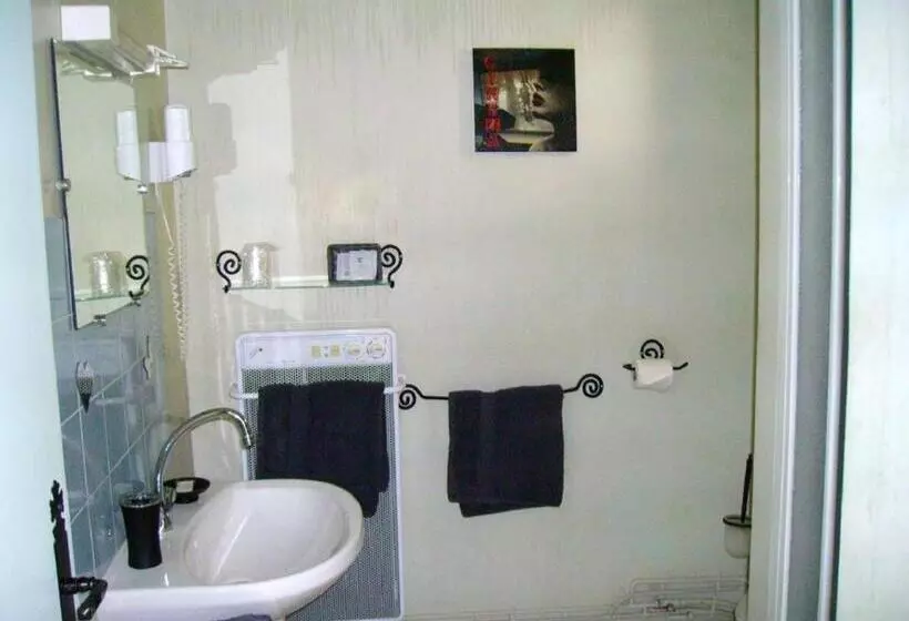 Hotelli Auberge Du Riou