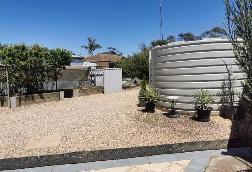 Hotelli Chrissie S Dongara