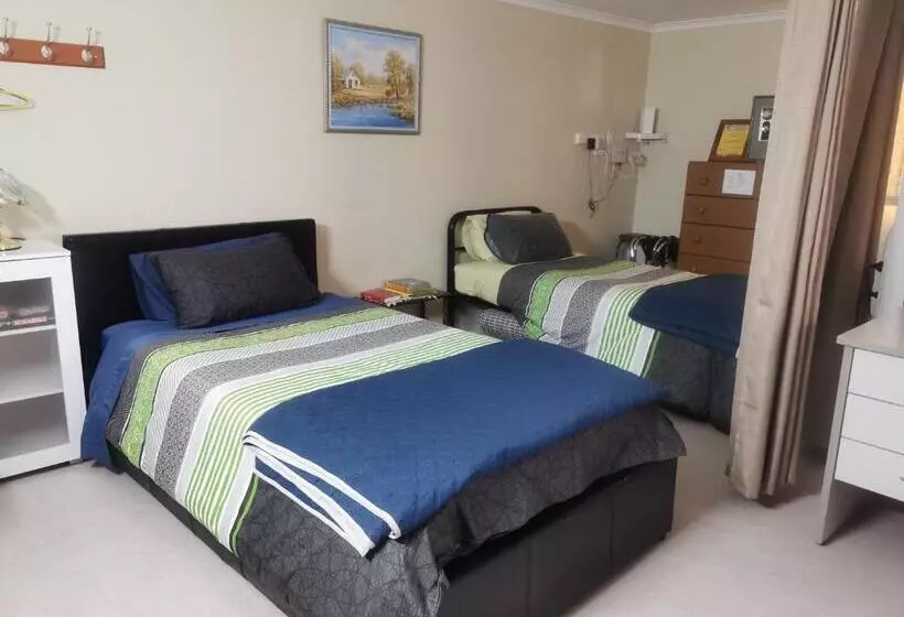 Hotelli Chrissie S Dongara