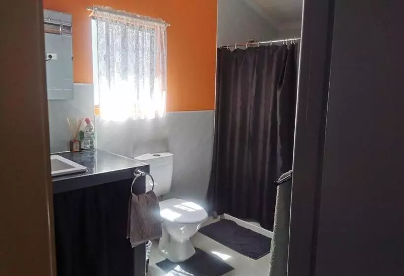 Hotelli Chrissie S Dongara