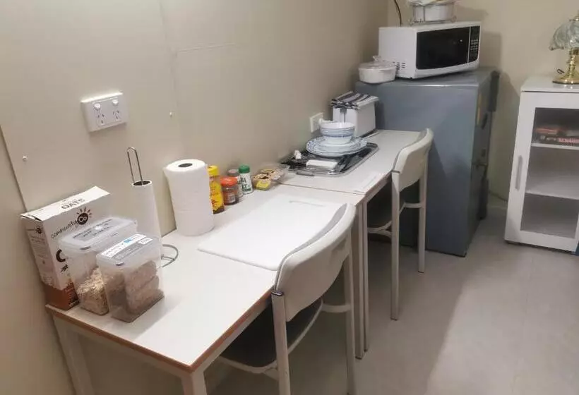 Hotelli Chrissie S Dongara