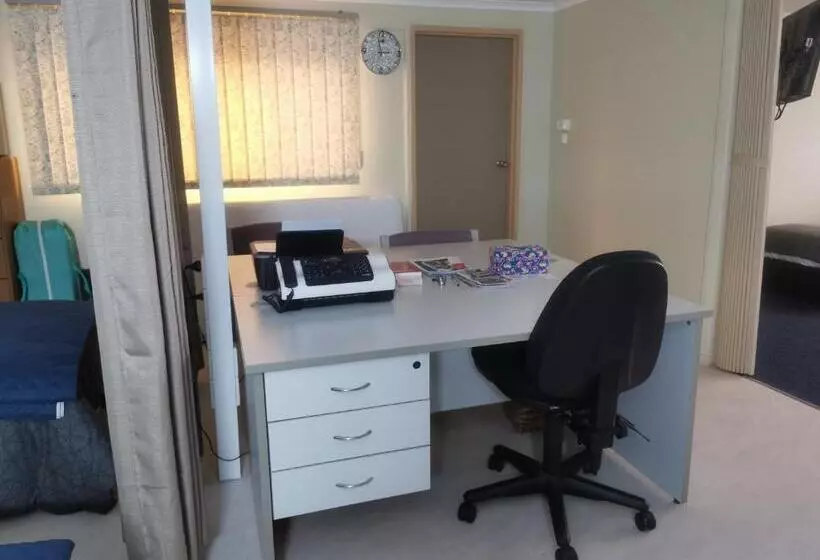 Hotelli Chrissie S Dongara