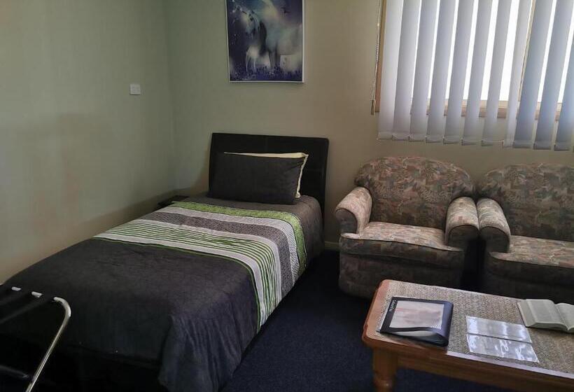 فندق Chrissie S Dongara