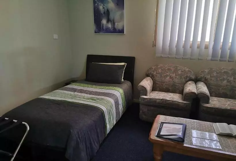 Hotelli Chrissie S Dongara