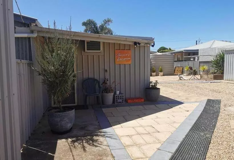 Hotelli Chrissie S Dongara