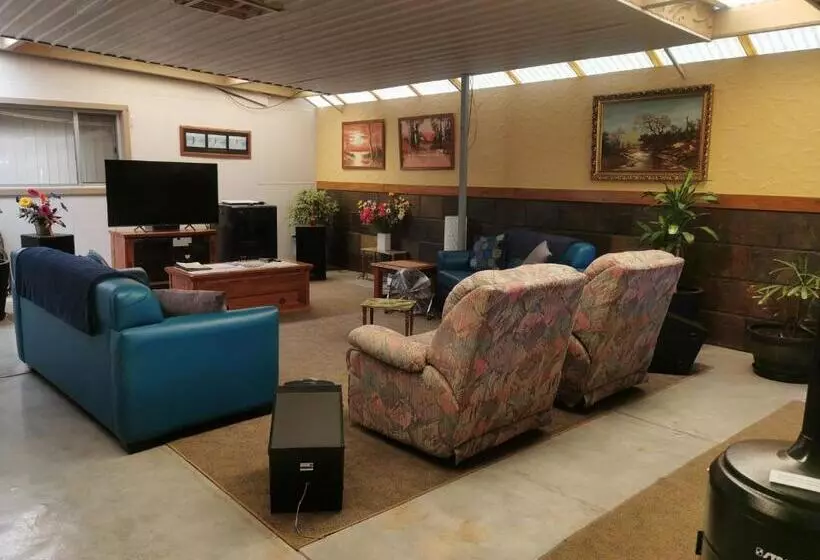 Hotelli Chrissie S Dongara