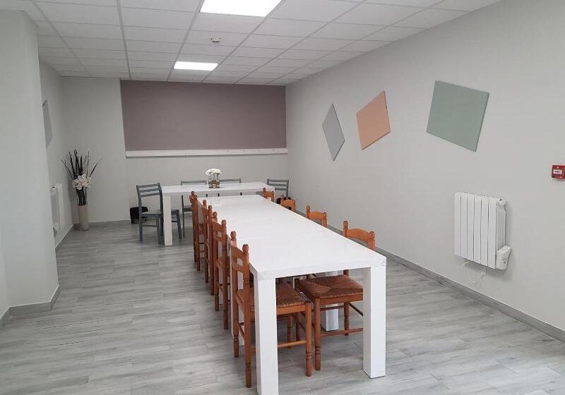 Hôtel Némo Aéroport De Pau Kb Hotel Group