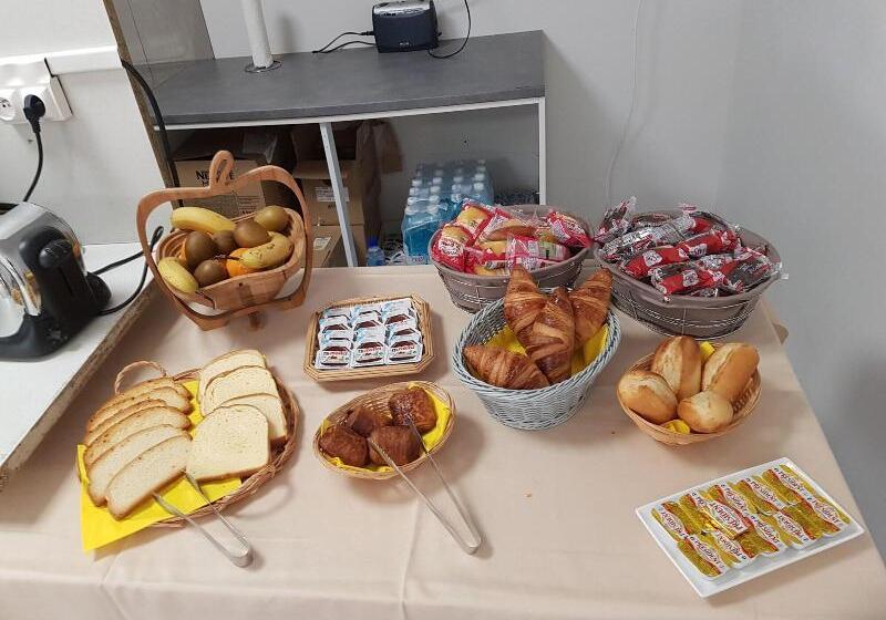 Hôtel Némo Aéroport De Pau Kb Hotel Group