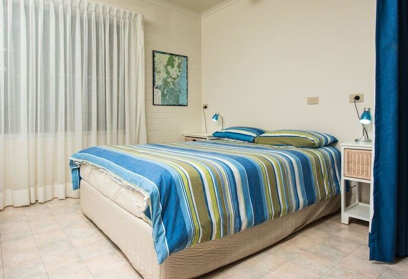 Отель Seascape At Pambula Beach