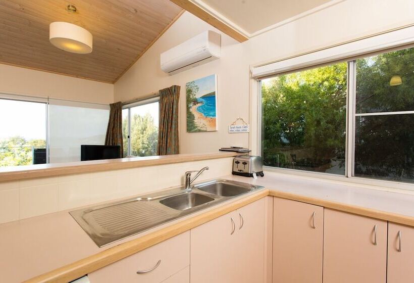 Отель Seascape At Pambula Beach