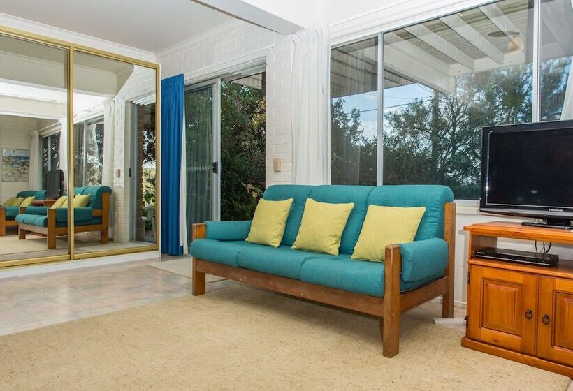 Отель Seascape At Pambula Beach