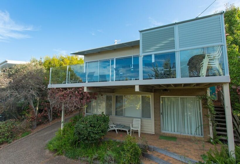 Отель Seascape At Pambula Beach
