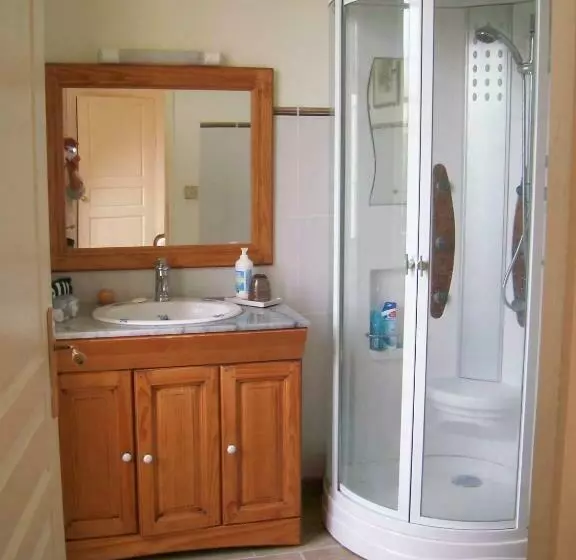 Majatalo Manoir Angle