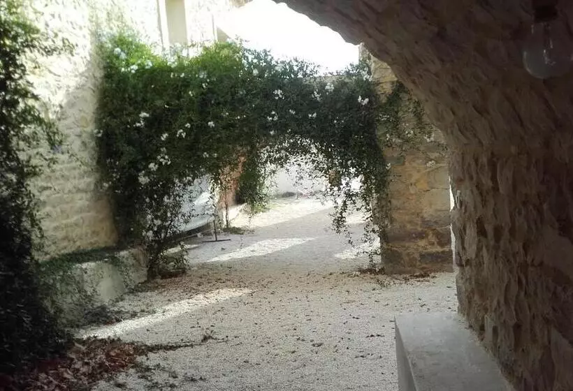 Aamiaismajoitus (B&B) Chambres D Hôtes Au Mas Du Sire