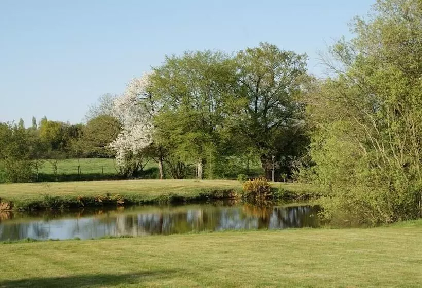 Aamiaismajoitus (B&B) Chambres D Hôtes Logis De La Juquaise